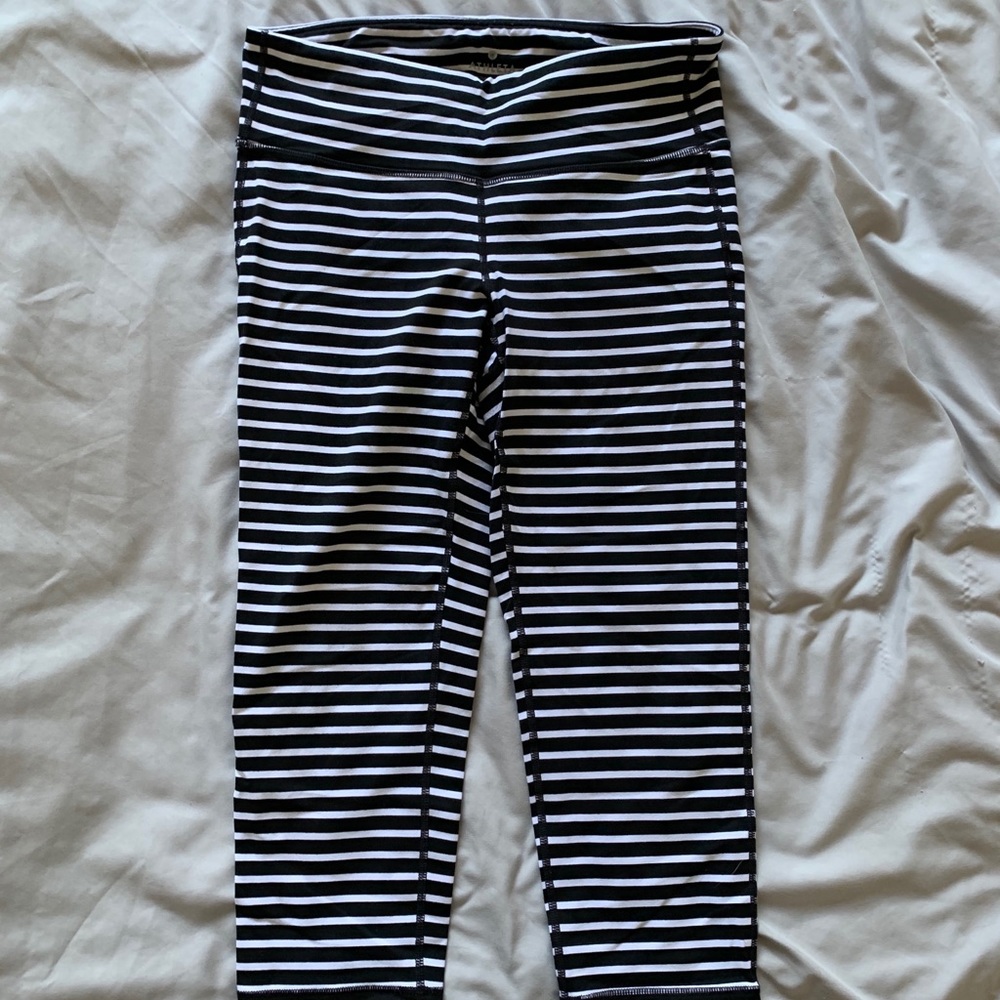 Athleta chaturanga crops, size M